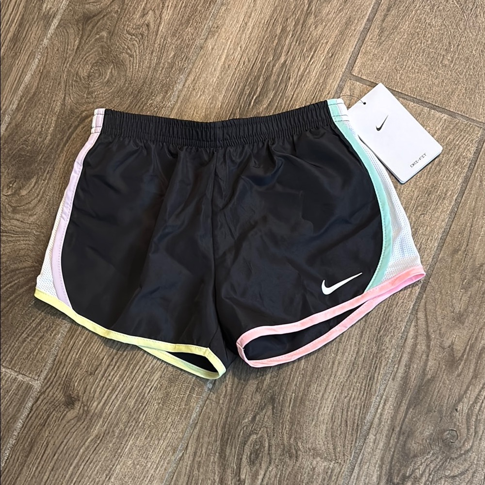 Nike girls 6X Black/Citron Tint Shorts NWT